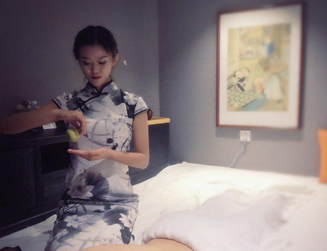 天气湿冷怎么按摩好